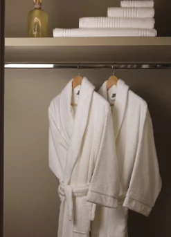 Accappatoio in puro cotone con orlo satinato