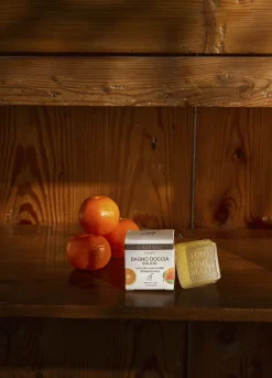 Bagno doccia con olio essenziali di mandarino