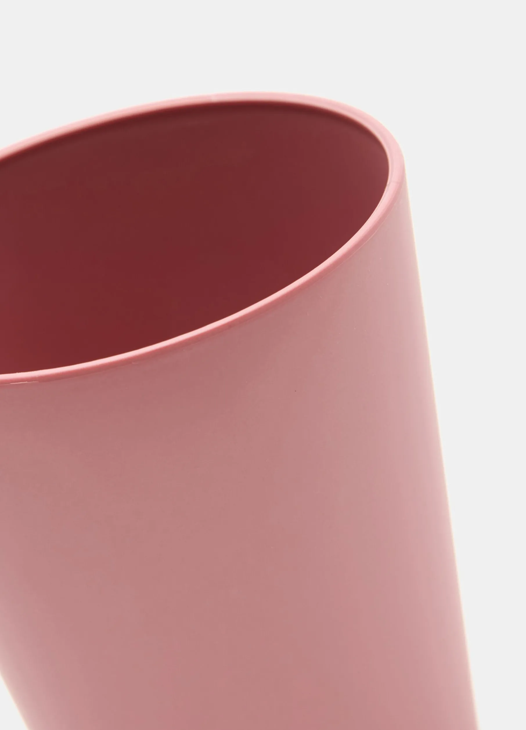 Bicchiere colorato in plastica riciclata