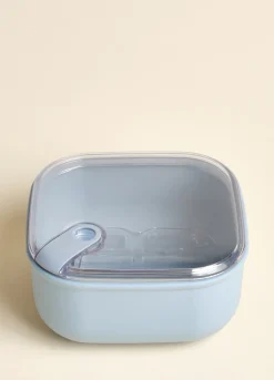 Contenitore per alimenti con doppio coperchio