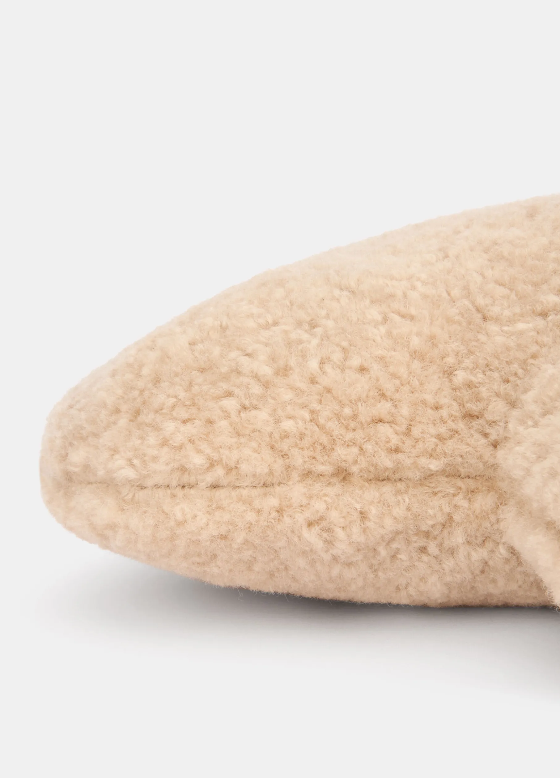 Cuscino cuore con peluche