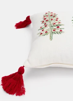 Cuscino rettangolare con ricamo e nappe