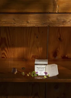 Detergente viso con olio essenziali di lavanda