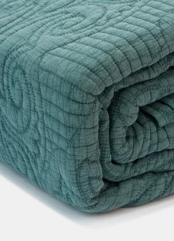 Trapunta a due piazze con motivo tono su tono