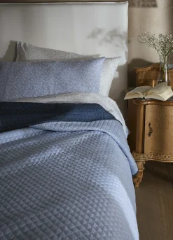 Trapunta letto singolo con orlo a contrasto